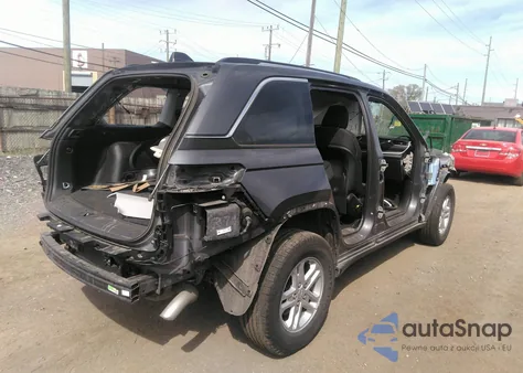 2024 Jeep Grand Cherokee Laredo 4X4 из США, поврежденный, VIN 1C4RJHAG7R8938932